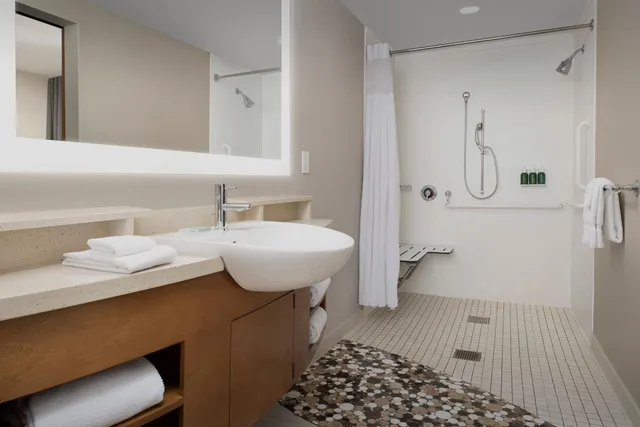 استوديو بسرير كينج مع سرير سحّاب إضافي، Springhill Suites By Marriott Tuscaloosa 2/3