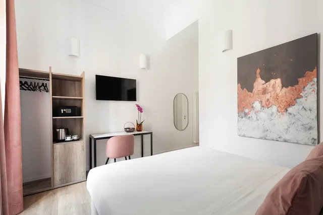 Superior, Queen Bed, Da Me Suites 2/3