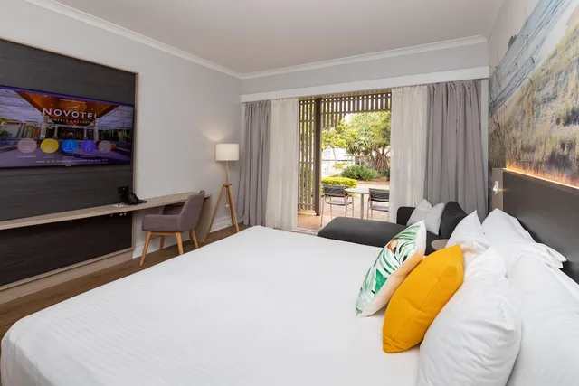 غرفة كلاسيكية بسرير كينج بإطلالة على الحديقة، Novotel Sunshine Coast Resort 1/10