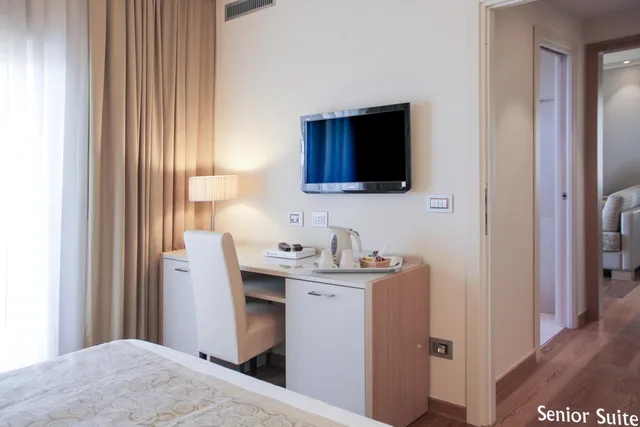 جناح بشرفة، Hotel Calabona 8/10