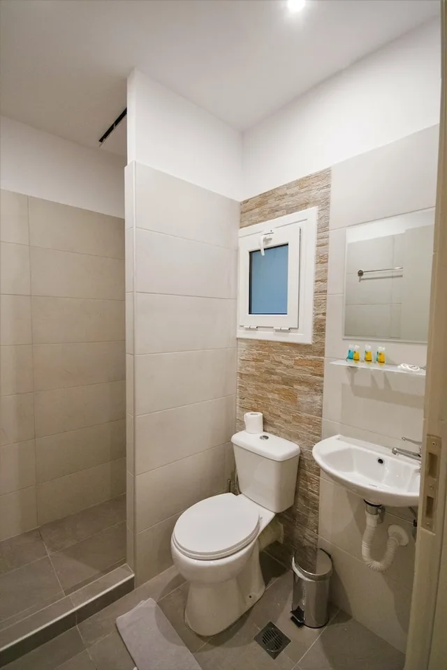 غرفة قياسية بسرير مزدوج، Athens Psiri Hotel 1/3