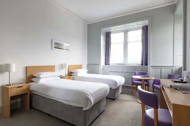 غرفة بسريرين منفصلين، The Highland Hotel Strathpeffer by Belvilla 3/5