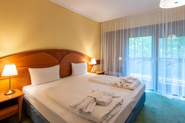 غرفة بسرير مزدوج بإطلالة على المتنزه، HOTEL LOVER 4/6