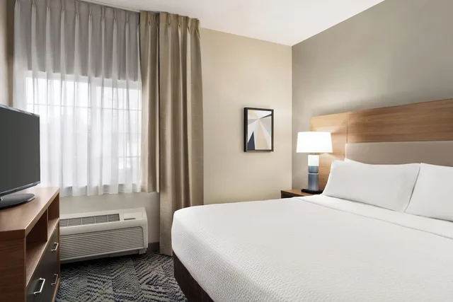 جناح بسرير كوين بغرفة نوم واحدة لذوي الإعاقة، Candlewood Suites Boise Towne Square 4/8