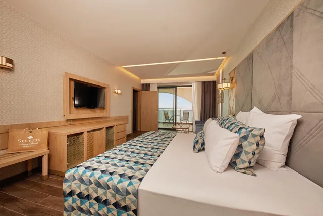 Preferred Club, Suite, Sea Front, Sofa، Secrets Sunny Beach Resort & Spa - Adults Only 1/2
