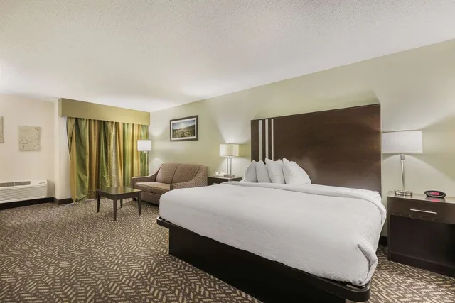 غرفة بسرير كينج مع أريكة، Best Western Indian Oak 1/4