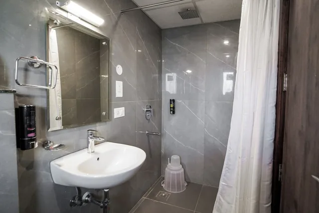 غرفة سوبيريور بسرير مزدوج بشرفة، Saltstayz Hotel Huda City Center 7/7
