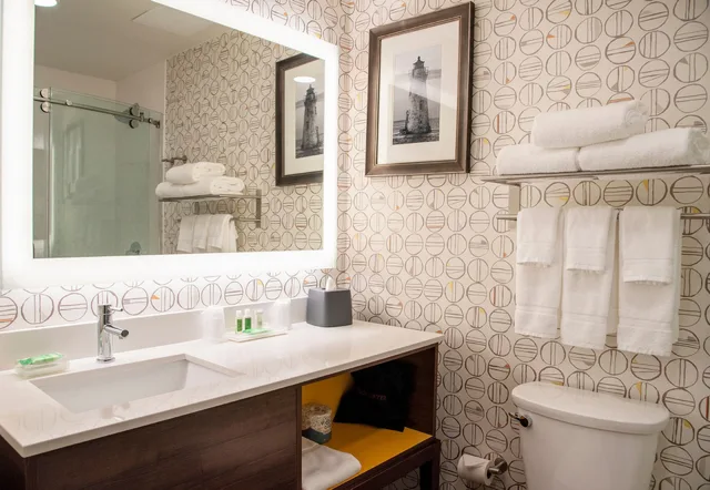 جناح بسرير كينج بغرفة نوم واحدة، Holiday Inn Suites Savannah Airport Pooler 4/5