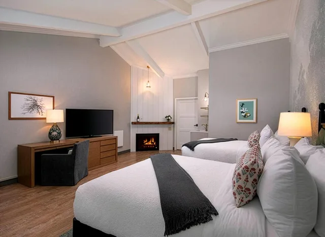 غرفة بسريرين كوين لذوي الإعاقة، Fireside Inn On Moonstone Beach 1/4