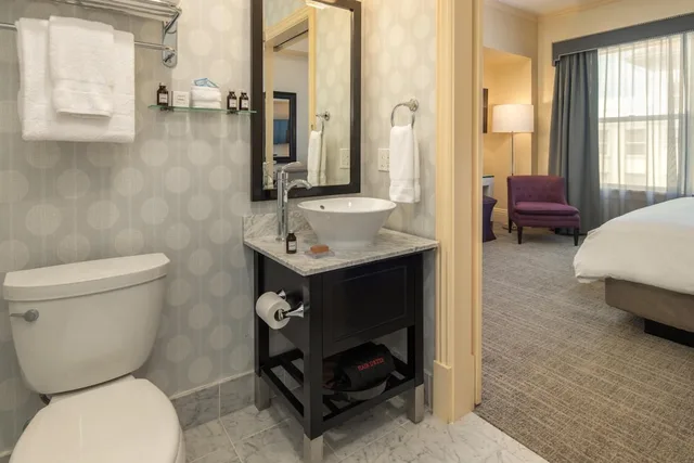غرفة ديلوكس بسرير كينج، Hotel Shattuck Plaza 3/3