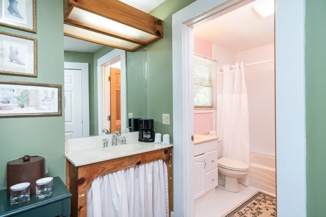 House, King Bed, Highland Lake Inn & Resort 9/9