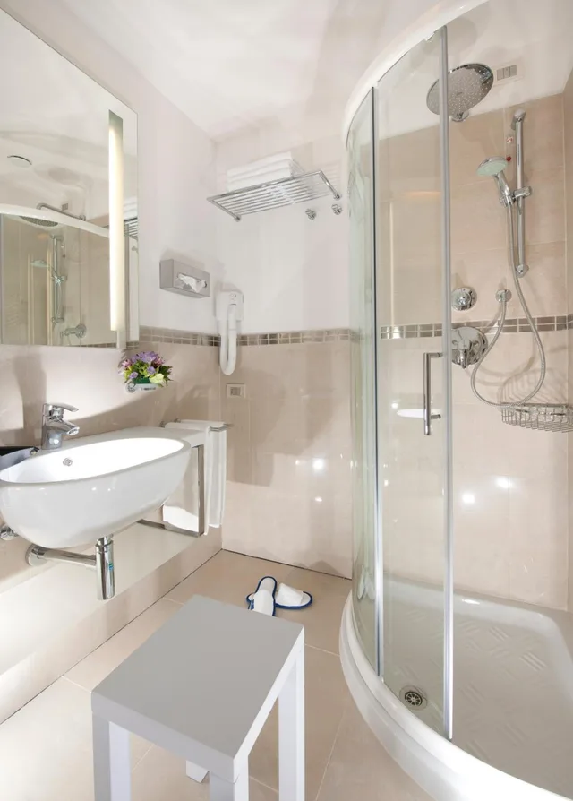 Superior, Double Bed, Lateral Side Sea View, Balcony، MERCURE RIMINI ARTIS 10/10