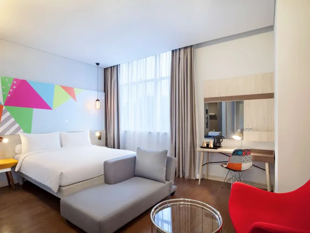 غرفة سوبيريور بسرير كوين بشرفة، Ibis Styles Jakarta Sunter 2/4