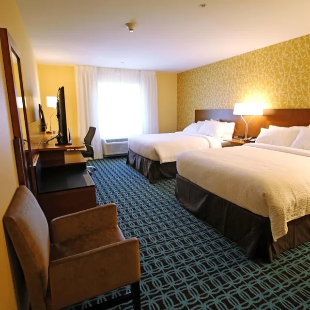 غرفة بسرير كوين، Fairfield Inn Suites London 5/10