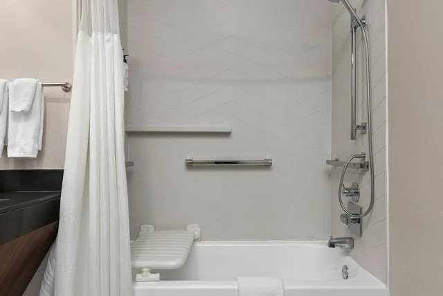 غرفة بسرير كينج لذوي الإعاقة، Fairfield Inn and Suites Billings 3/3