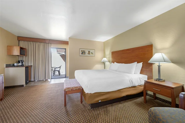 Suite, King Bed, Private Bathroom, Accessible, Best Western Cottonwood Inn 3/6