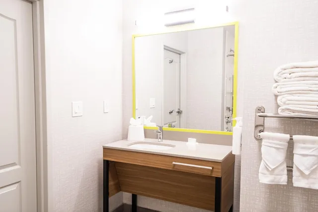 Room, 2 Queen Beds, Accessible, Hampton Inn Chicago Saint Charl 4/4