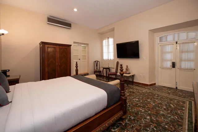 غرفة ديلوكس بجاكوزي، Hotel Senorial 7/8