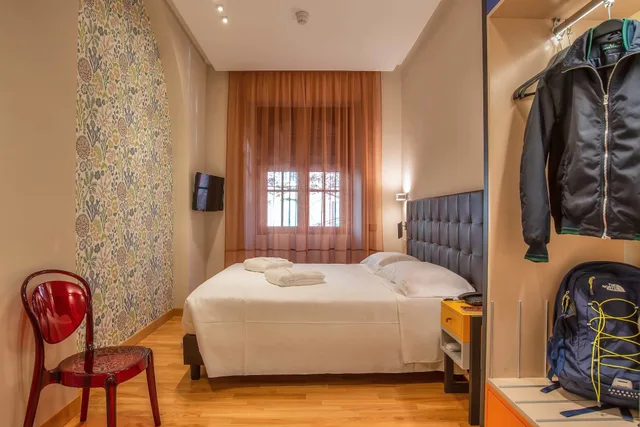 غرفة مفردة بسرير كوين، Albergo Etico Roma 1/9