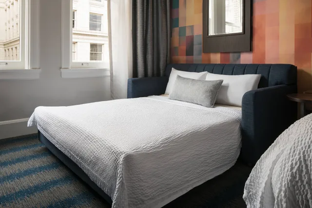 Room, King Bed, Bay View، Courtyard Seattle Downtown Pioneer Square 1/5