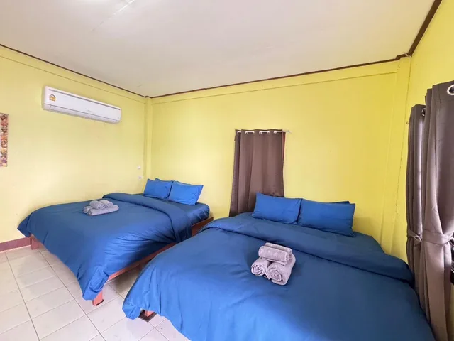 بنغل عائلي بسرير كينج وسرير فردي، Rimtalay Resort Koh-Sichang 1/3