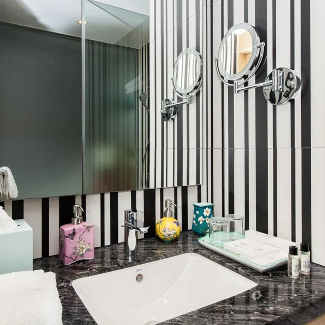 غرفة قياسية ثلاثية، Caravel Hotel 5/5