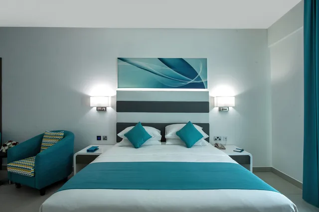 غرفة قياسية بسريرين منفصلين، City Avenue Al Reqqa Hotel 1/4