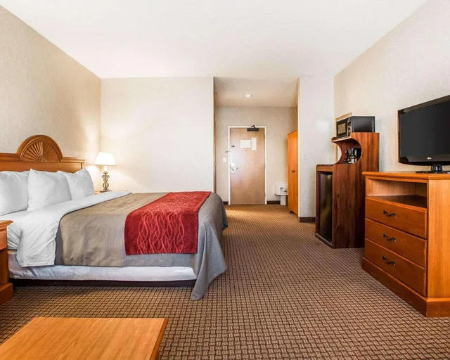 غرفة بسرير كينج للمدخنين، Quality Inn Sidney OH 3/3