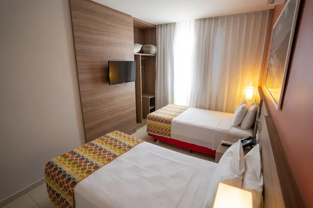 جناح عائلي بسرير مزدوج وسريرين منفصلين، Comfort Santos Hotel 2/5