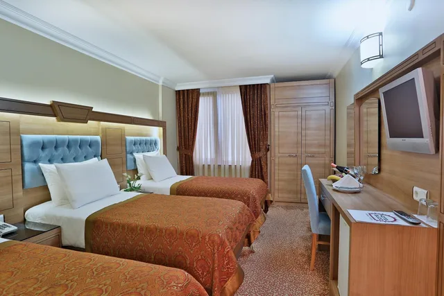 غرفة ثلاثية، Budo Hotel 3/10