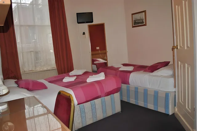 غرفة بسريرين منفصلين، Guilford House 1/1