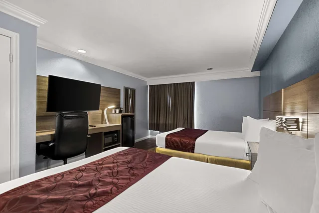 جناح بسريرين مزدوجين بشرفة، Best Western Moreno Hotel & Suites 2/4