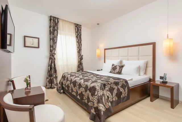 غرفة قياسية بسرير مزدوج أو سريرين منفصلين، Marmont Heritage Hotel 6/10