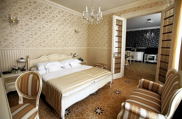 شقة ديلوكس بسرير كوين، Golden Royal Boutique Hotel & Spa 4/7
