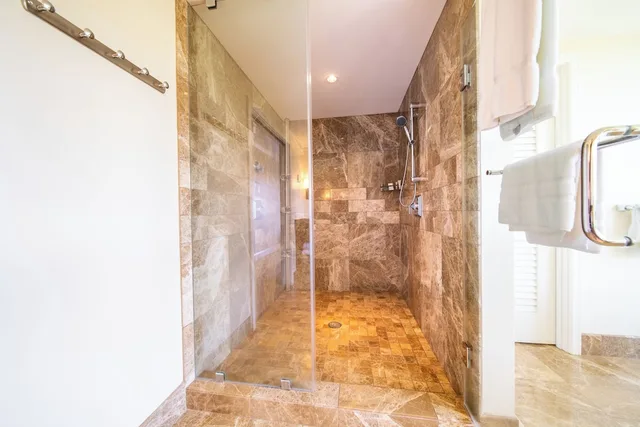 3 Bedrooms, Premier, Suite, 3 King Beds, Ocean View, 3 Bathrooms, Balcony، OUTRIGGER Honua Kai Resort & Spa 8/10
