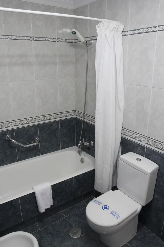 غرفة مفردة بسرير مزدوج، Villa de Laredo Hotel 2/3