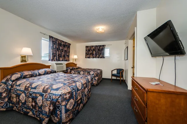 غرفة قياسية بسريرين مزدوجين بمطبخ للمدخنين، Suburban Extended Stay Clearwater 1/3