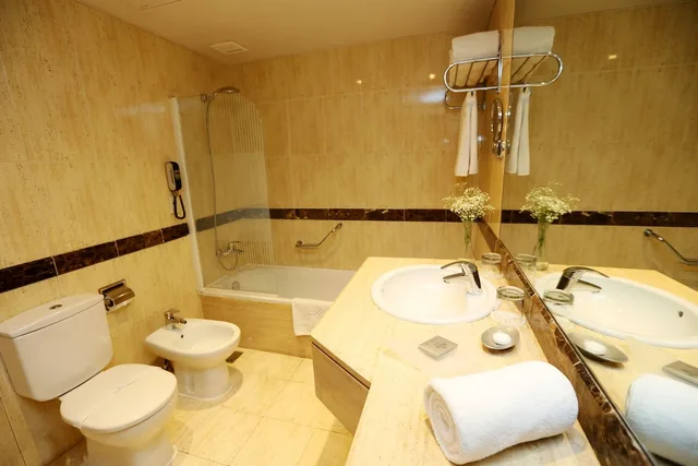 غرفة ديلوكس بإطلالة على البحر مفردة بسرير فردي، Bayview Hotel, Beirut 9/9