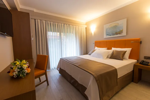 جناح، Renka Hotel & Spa 1/2
