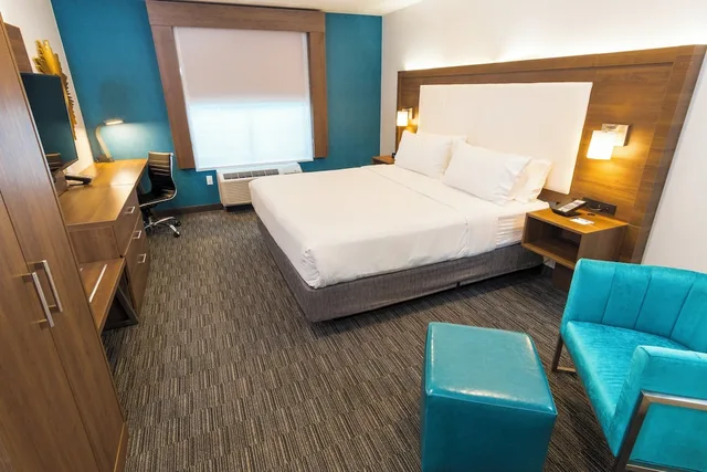 غرفة قياسية بسرير كينج، Holiday Inn Express Hollywood Walk of Fame An Ihg Hotel 3/10