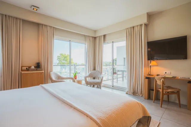 غرفة بريستيج بإطلالة على البحر، Kube St Tropez Hotel 3/10