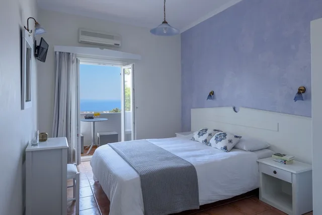 غرفة قياسية بسرير مزدوج بإطلالة على البحر، Anemomilos Hotel & Apartments 2/5