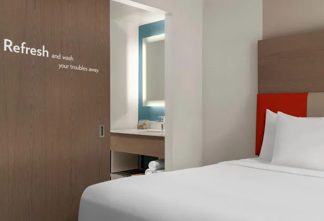 Room, Twin Beds, Accessible, Even Hotel Brooklyn 9/10