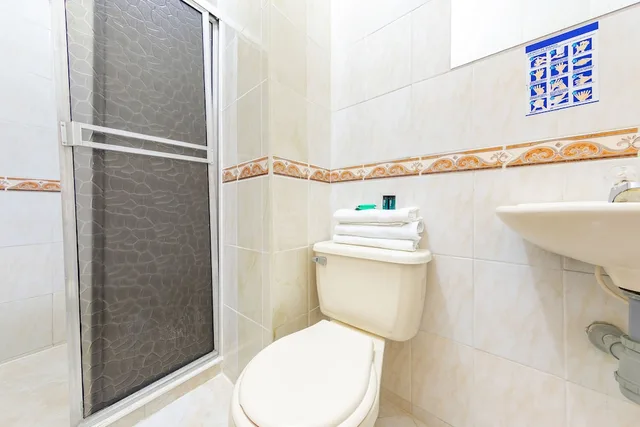 غرفة ثلاثية بسرير مزدوج وسرير فردي، Ayenda 1228 Balcones de la 70 8/9