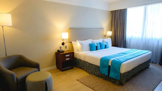 غرفة فاخرة بسرير كينج، Radisson Hotel Alphaville 7/10