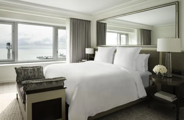 جناح بريميير بإطلالة على البحيرة، Four Seasons Hotel Chicago 6/7