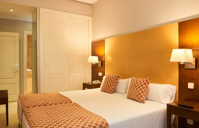 غرفة قياسية ثلاثية، Suites Barrio de Salamanca 1/3