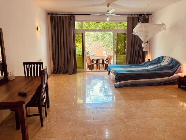 غرفة قياسية بسرير كينج بشرفة، Raja Beach Hotel 7/10