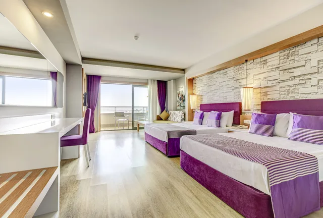 غرفة قياسية بسريرين مزدوجين بإطلالة على البحر، Tui Magic Life Jacaranda 1/3