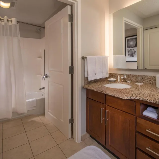 استوديو كبير ركني بسرير كينج مع أريكة، Residence Inn Dulles Airport At Dulles 28 Centre 2/2